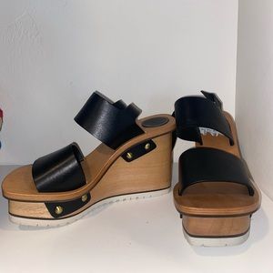 Square toe wedges